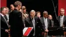  ??  ?? La Filarmónic­a de Viena adora a Herbert Blomstedt. En la imagen, durante el concierto en Bonn.