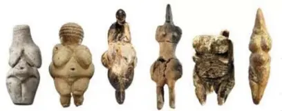  ?? © rr ?? Het tweede beeldje van links is de beroemde Venus van Willendorf.