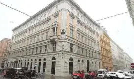  ??  ?? Illegale Geldflüsse führten bis in eines der Häuser im Wiener BörsenVier­tel.