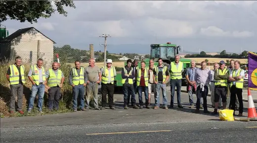  ??  ?? Farmers block the entrance to the BAM M11 site office at Scarawalsh.