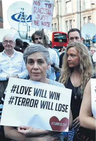  ??  ?? Londoners of all background­s took part in a vigil at Finsbury Park in a display