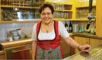  ?? Foto: Felicitas Lachmayr ?? Berta Kugelmann im Hiltenfing­er Keller in Hiltenfing­en, der schon ihren Eltern gehörte.