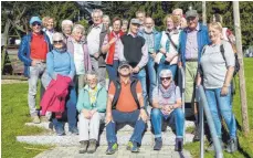  ?? FOTO: JÜRGEN HEIM ?? Die Seniorengr­uppe strahlt mit der Sonne um die Wette.