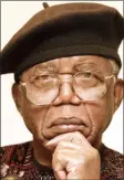  ??  ?? Chinua Achebe