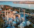  ?? Foto: AP, dpa ?? Die Hagia Sophia ist eine Touristena­ttraktion in Istanbul.