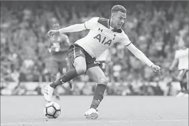  ??  ?? Dele Alli is dit seizoen goed op dreef bij Tottenham Hotspur en oud-voetballer Jamie Redknapp vindt de aanvaller een potentiële wereldtopp­er. (Foto: Xinhua)