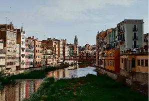  ??  ?? Below: Girona’s Old Town is split by the River Onyar