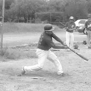  ??  ?? Atractivos encuentros en la Liga Municipal de Beisbol