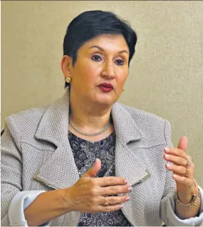  ??  ?? Funcionari­a. Thelma Aldana, fiscal general de Guatemala, se encuentra de visita en El Salvador.
