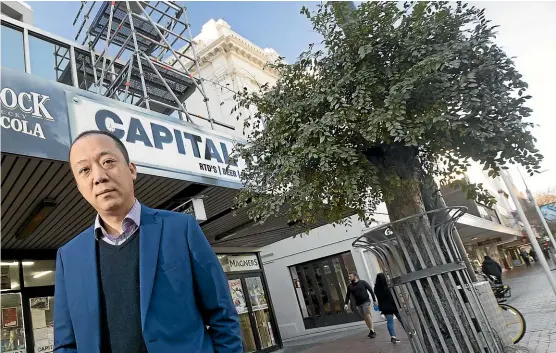  ?? ROBERT KITCHIN/STUFF ?? Wellington liquor store owner Qiang Liu has been in a battle with police and public health officials over the hours of operation for Capital Liquor in Manners St.