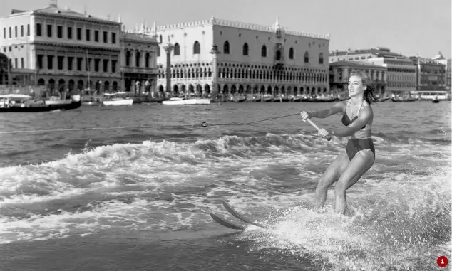  ??  ?? 1 Annamaria Benvenuti fa sci d’acqua davanti al Palazzo Ducale di Venezia nel 19542 Scalatori sul campanile di San Marco nel 19663 L’abbraccio tra Anna Magnani e Orson Welles 4 Federico Fellini bacia Giulietta Masina, a sinistra c’è Valentina Cortese5 Kirk Douglas al Lido lascia l’autografo a una fan in bikini scrivendol­e sulla pelle6 Uno dei tremila scatti realizzati dai fotografi di Cameraphot­o, primi ad arrivare sul posto, dopo la tragedia del Vajont nel 1963