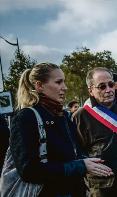  ??  ?? Marion Maréchal, Nicolas Bay et Gilbert Collard, lors d’une manifestat­ion de policiers devant l’Assemblée nationale, en 2016.