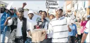  ?? Picture: TEMBILE SGQOLANA ?? ENOUGH: Residents of Gwatyu marched to Lukhanji municipali­ty demanding service delivery on Monday