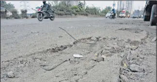 ??  ?? Mumbra-Shil road where Asim Siddhique, 22, died after being hit by a trailer.
PRAFUL GANGURDE/HT
