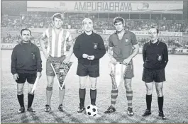  ?? FOTO: BERT ?? El Barça inauguró Montilivi en un partido amistoso ante el Girona disputado el 14 de agosto de 1970. Eladio ejerció de capitán culé y el Barça ganó 1-3.