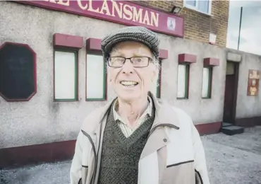  ?? PICTURE: ALAN PEEBLES ?? 0 Jimmy Martin as Eric, who ‘dies’ at the Clansman fruit machine