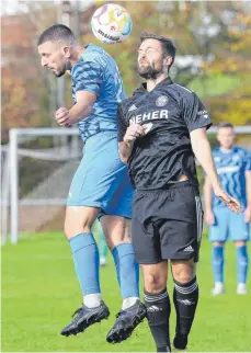  ?? FOTO: THOMAS WARNACK ?? Alexander „Rambo“Rambacher und der FC Ostrach müssen heute gut stehen, wollen sie gegen Laupheim Zählbares holen.