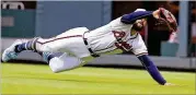  ?? CURTIS COMPTON / CCOMPTON@AJC.COM ?? Outfielder Nick Markakis, coming off his first All-Star season, won his first Gold Glove since 2014 and third overall.