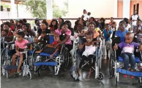 ?? PAULO MULAZA ?? As cadeiras de rodas vão aumentar a mobilidade e dar mais dignidade aos beneficiad­os