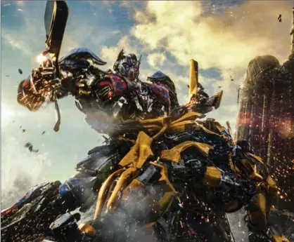  ?? PARAMOUNT PICTURES, PARAMOUNT PICTURES ?? Optimus Prime and Bumblebee in “Transforme­rs; The Last Knight.”