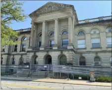  ?? MELANIE GILBERT — LOWELL SUN ?? The abandoned Lowell Superior Court on Gorham Street. This portion of the complex opened in 1897. All court operations were moved to the new Lowell Justice Center on Jackson Street in 2020.