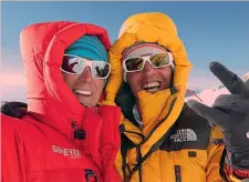  ??  ?? Tamara Lunger (28 anni a giugno) e Simone Moro 51 (anni a ottobre) sono riusciti nell’impresa Siberiana. Questa è una immagine di repertorio delle loro spedizioni passate