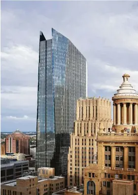  ?? Hines ?? Internatio­nal law firm White & Case will move its downtown office to the 609 Main at Texas tower, which is 84 percent leased.