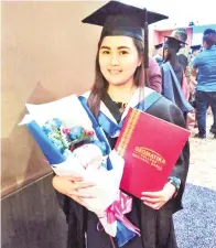  ??  ?? SEORANG graduan, Messiah Masir Chow, yang mengikuti Sijil Kemahiran Malaysia Setiausaha Korporat Eksekutif Tahap 3 antara yang menerima sijil.