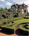  ??  ?? Der Barockgart­en am Rokokoschl­oss. Archiv-Foto: J.-U. Koch