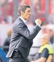  ?? FOTO: DPA ?? Noch mal in Jubelpose: Bayers Trainer Tayfun Korkut nach dem 2:2