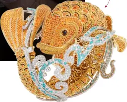  ??  ?? Van Cleef & Arpels Carpe Koï頂級珠寶手鐲錶