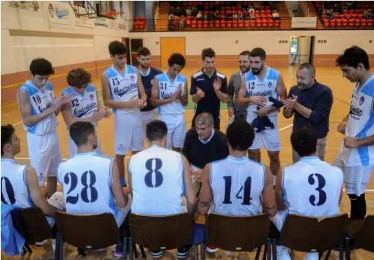  ?? TI-PRESS/D.AGOSTA ?? Il Raggruppam­ento Pallacanes­tro Mendrisiot­to di coach Frasisti guida il gruppo Est di Prima Lega