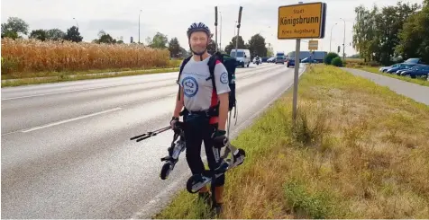  ?? Fotos: Jürgen Göttle ?? Martin Fluch machte auf seiner Rollerblad­etour von Georgien nach Heidelberg in Königsbrun­n Pause.