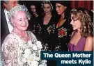  ?? ?? The Queen Mother meets Kylie