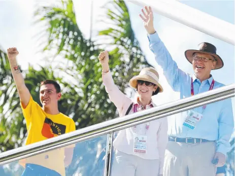  ?? Picture: NIGEL HALLETT ?? Peter Beattie, with wife Heather by his side, after meeting protestors, including Dylan Voller (left) yesterday.