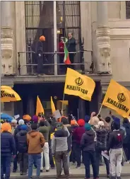  ?? London. ANI ?? This 20 March 2023 photo shows Khalistani elements attempting to pull down the Indian flag at the High Commission of India, in