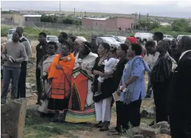  ?? Photo: David Forbes ?? The widows of the Cradock Four at the dedication of the memorial to them in Lingelihle. Left to right: Sindiswa Mkonto, Mbuyiselo Mhlauli (in orange robe), a government official, Nomonde Calata (holding child) and Nyameka Goniwe (in blue)