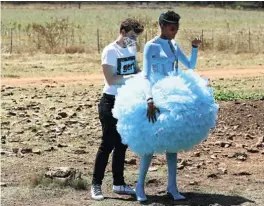  ?? Picture: Masi Losi ?? Coetzee makes some adjustment­s in the field.