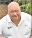  ?? Picture: MIKE HOLMES ?? CONTRIBUTI­ON RECOGNISED: EP tennis legend Piet Snyman has been made an honorary member of the Internatio­nal Tennis Club
