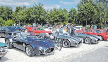  ?? ARCHIVFOTO: PRIVAT ?? Nicht nur für Automobilf­ans ein optischer Hochgenuss: die Fahrzeugsc­hau beim Old- und Youngtimer-Treffen in Tannhausen. In diesem Jahr gesellen sich auch noch rund 100 Unimogs dazu.