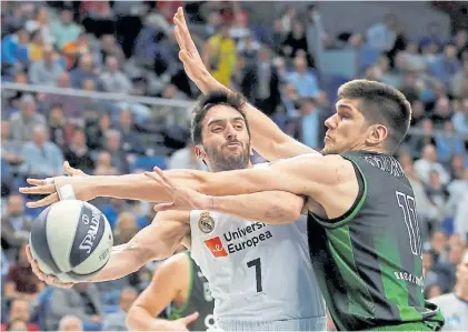  ?? EFE ?? Facu, el conductor. Campazzo sumó 16 puntos y 4 rebotes para un Real Madrid que lo necesita.