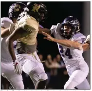  ?? (Arkansas Democrat Gazette/Justin Cunningham) ?? Keystan Durning (right), who led Ozark with 150 tackles at linebacker, is one of 14 returning starters for the Hillbillie­s.