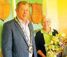  ?? Photo/ Paul Burton ?? Stratford District mayor Neil Volzke presented Eileen Judd with the life membership.