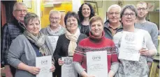  ?? FOTO: GERTRUD LOCHER ?? Freuen sich über die Ehrungen (von links): Karl Münst, Edith Ströbele, Christel Hugger, Hanna Schwendele, Stefanie Keibach, Nadja Guter, Hermann Hennes, Irene Selg und Stephan Binder. Auf dem Bild fehlen: Anette Kniele, Manuel Fischer, Reinhold Kniele...