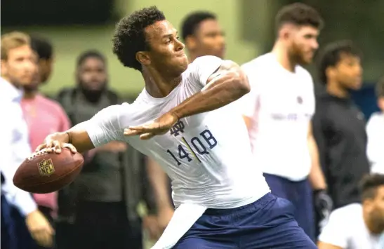  ??  ?? Thanks to a new local pro day rule, Notre Dame quarterbac­k DeShone Kizer was able to get another workout with the Bears at Halas Hall. | ROBERT FRANKLIN/ AP