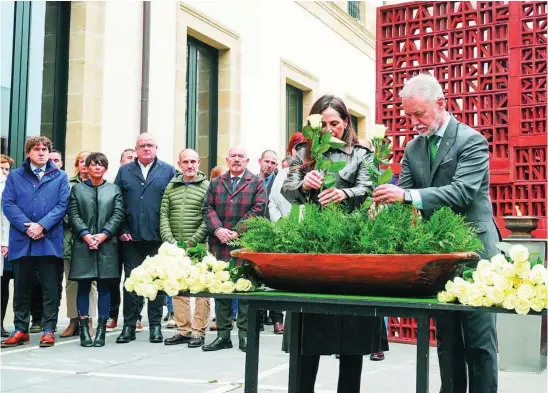  ?? EP ?? El lendakari, Iñigo Urkullu, ayer en el acto de homenaje a las víctimas en el Día de la Memoria, al que no acudieron PP, Vox y Cs