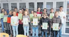  ?? FOTO: PRIVAT ?? Die erfolgreic­hen Schüler des Störck-Gymnasiums.