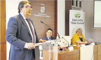  ?? CEDIDA ?? José María Vergeles, Luis Solís y Leonor Casco durante la jornada inaugural de estas jornadas.