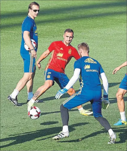  ?? FOTO: EFE ?? Alcácer se entrenó con la selección en la Ciudad del Fútbol de Las Rozas tras pasar antes en Barcelona su examen médico