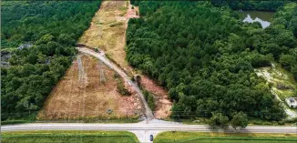  ?? HYOSUB SHIN/AJC 2022 ?? Demonstrat­ors have occupied the forested site of the proposed public safety training center in south Dekalb for months, building encampment­s and opposing incursions by police and contractor­s.